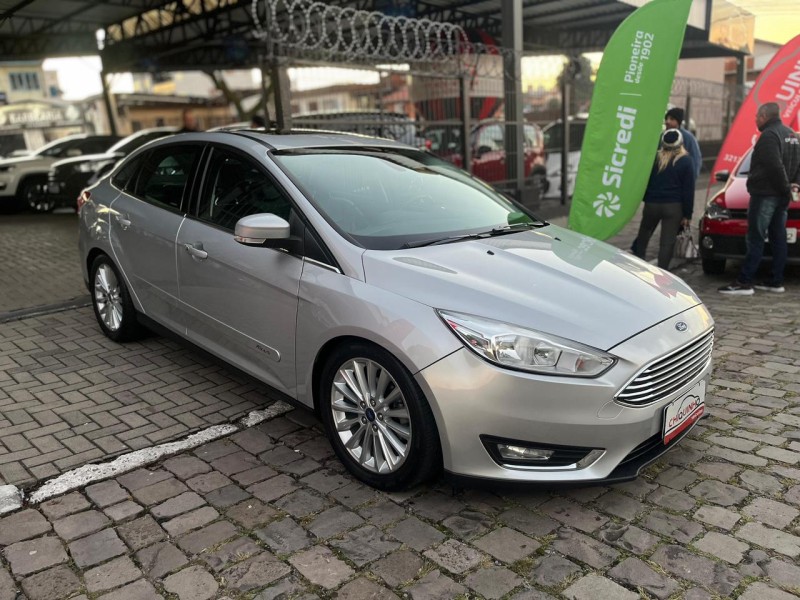 FOCUS 2.0 TITANIUM 16V FLEX 4P AUTOMÁTICO - 2018 - CAXIAS DO SUL