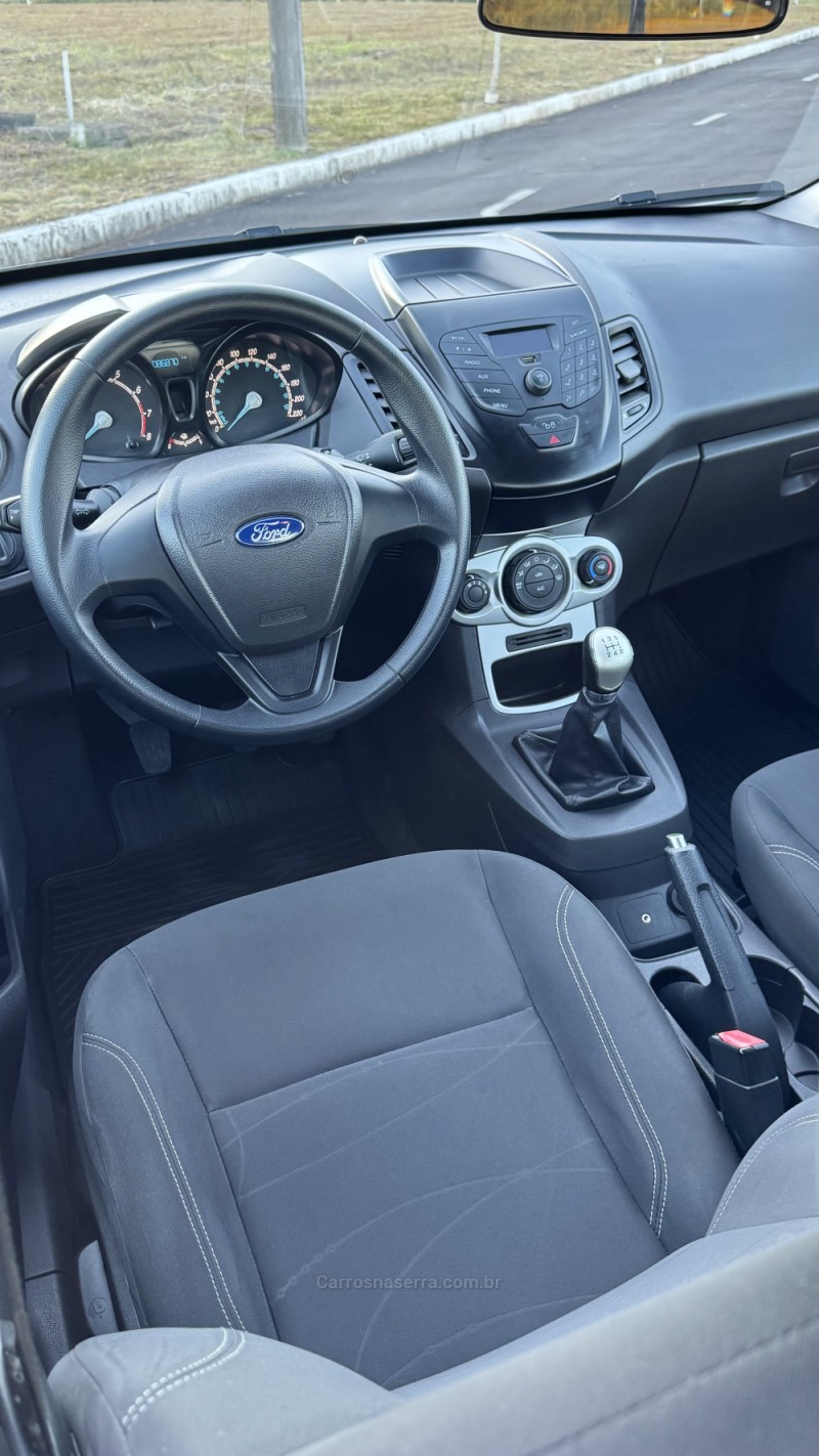 FIESTA 1.6 SE HATCH 16V FLEX 4P MANUAL - 2017 - CARLOS BARBOSA