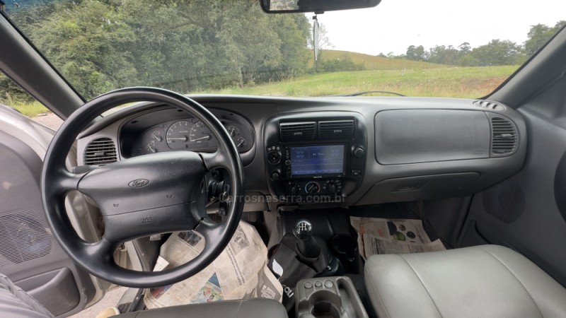 RANGER 2.3 XLT 4X2 CS 16V GASOLINA 2P MANUAL - 2001 - CAXIAS DO SUL