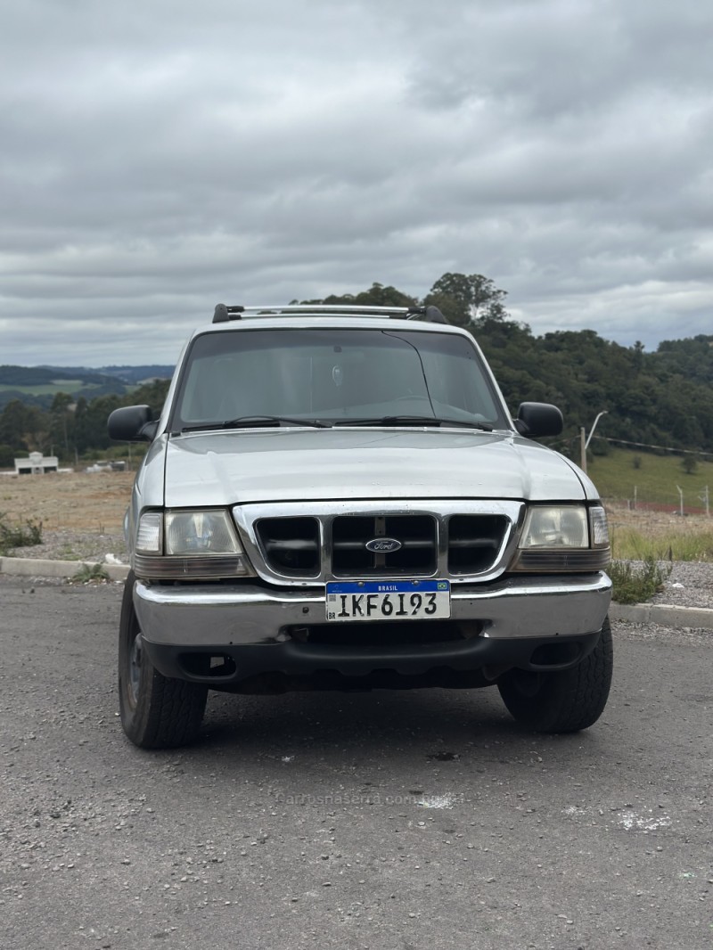 RANGER 2.3 XLT 4X2 CS 16V GASOLINA 2P MANUAL - 2001 - CAXIAS DO SUL