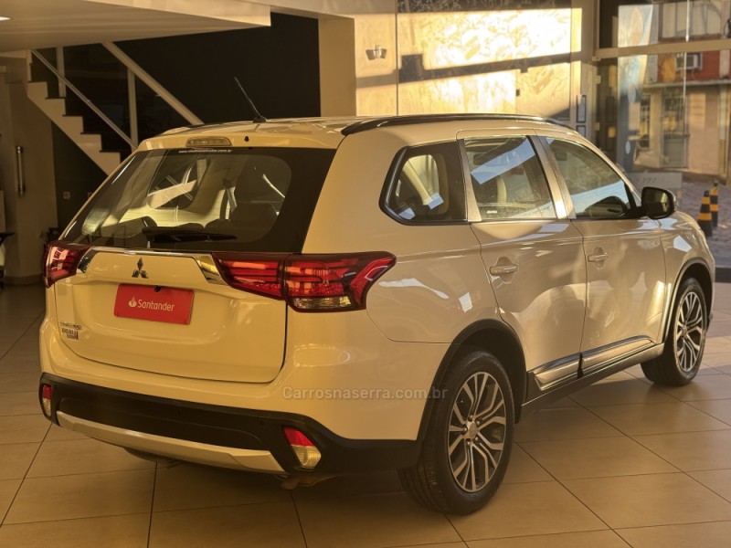 OUTLANDER 2.0 16V GASOLINA 4P AUTOMÁTICO - 2016 - FLORES DA CUNHA