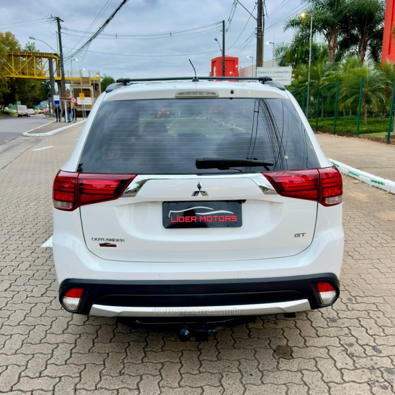 OUTLANDER 3.0 GT 4X4 V6 24V GASOLINA 4P AUTOMÁTICO - 2016 - ESTâNCIA VELHA