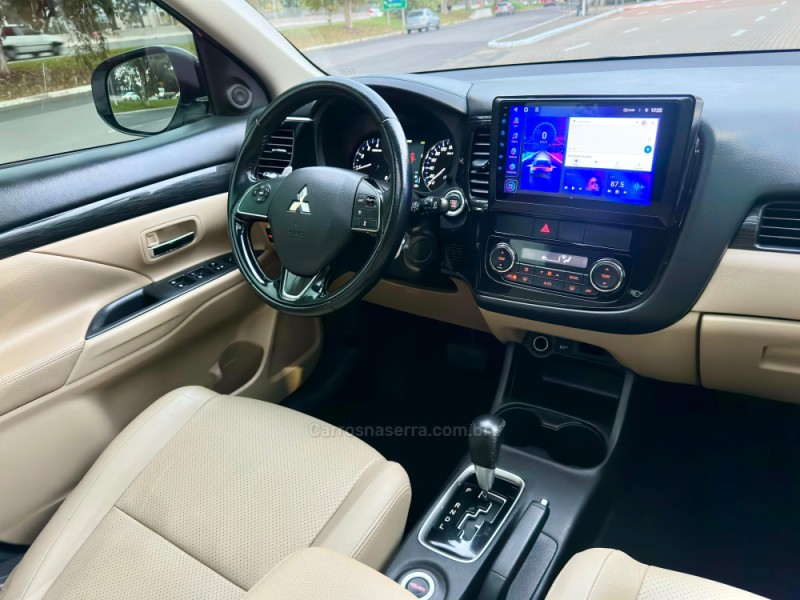 OUTLANDER 3.0 GT 4X4 V6 24V GASOLINA 4P AUTOMÁTICO - 2016 - ESTâNCIA VELHA