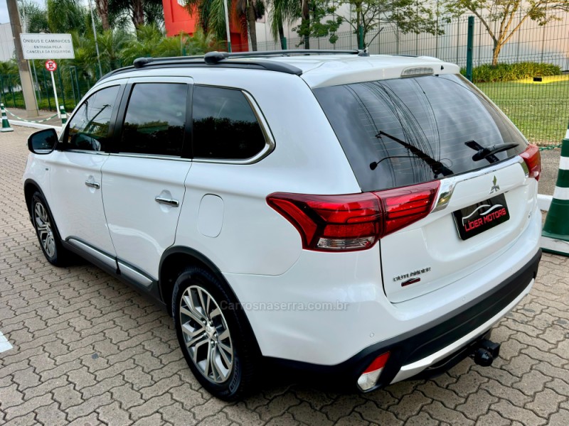 OUTLANDER 3.0 GT 4X4 V6 24V GASOLINA 4P AUTOMÁTICO - 2016 - ESTâNCIA VELHA
