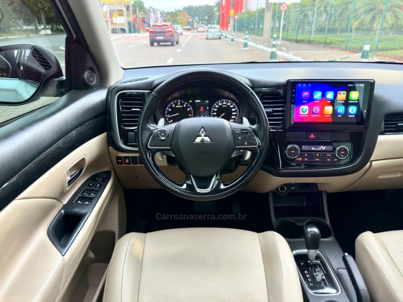 OUTLANDER 3.0 GT 4X4 V6 24V GASOLINA 4P AUTOMÁTICO - 2016 - ESTâNCIA VELHA
