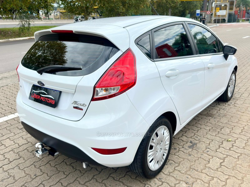 FIESTA 1.6 SE HATCH 16V FLEX 4P MANUAL - 2017 - ESTâNCIA VELHA