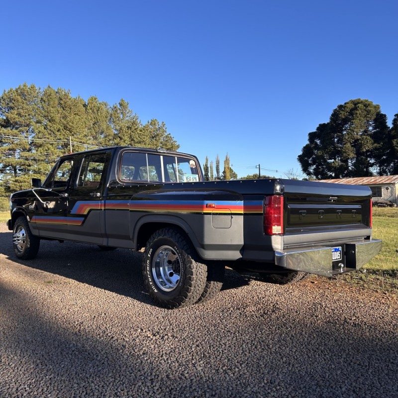 F-350 7.3 V-8 - 1985 - VACARIA