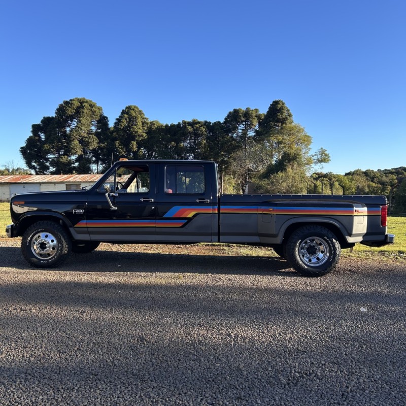 F-350 7.3 V-8 - 1985 - VACARIA