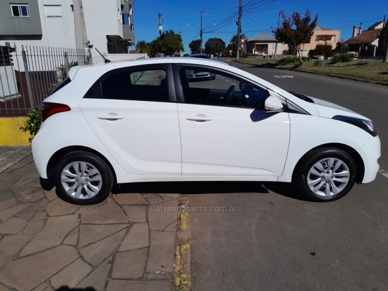 HB20 1.6 COMFORT PLUS 16V FLEX 4P AUTOMÁTICO - 2017 - NOVA PRATA