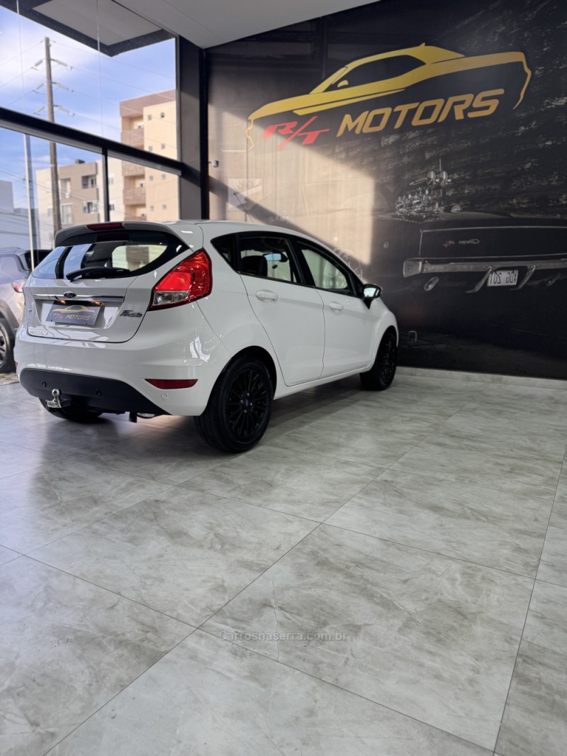 FIESTA 1.6 TITANIUM HATCH 16V FLEX 4P AUTOMÁTICO - 2014 - CAXIAS DO SUL