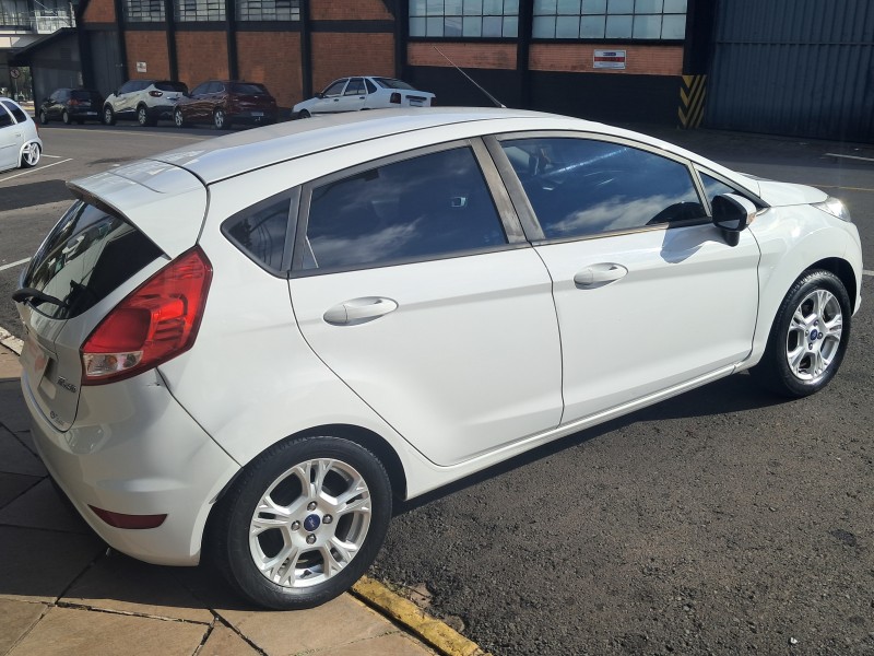 FIESTA 1.5 SE HATCH 16V FLEX 4P MANUAL - 2014 - FLORES DA CUNHA
