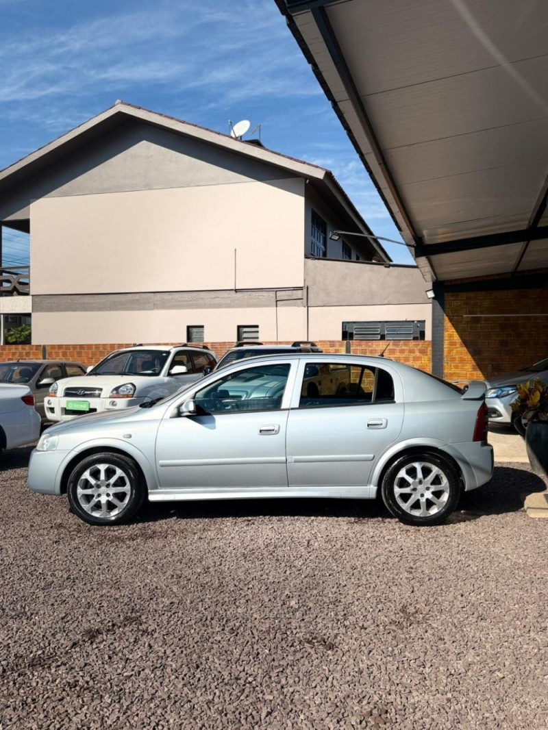 ASTRA 2.0 MPFI ADVANTAGE 8V FLEX 4P MANUAL - 2011 - LAJEADO
