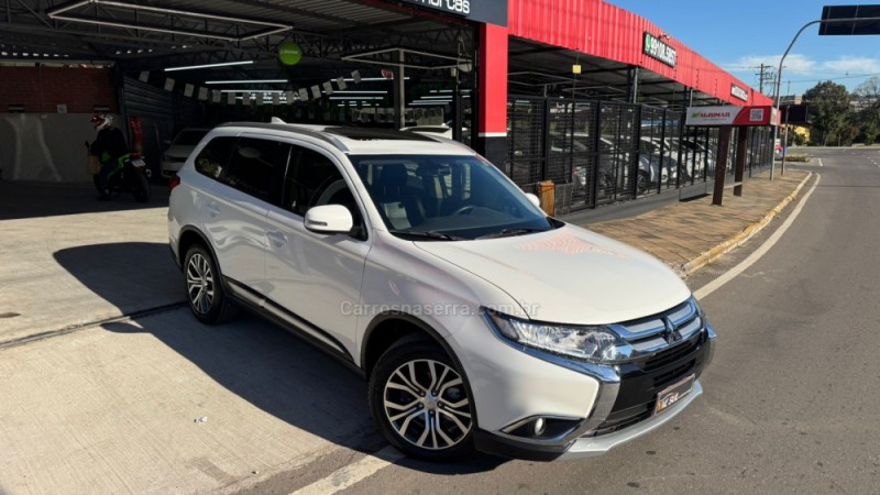 outlander 2.0 comfort 16v gasolina 4p automatico 2018 caxias do sul
