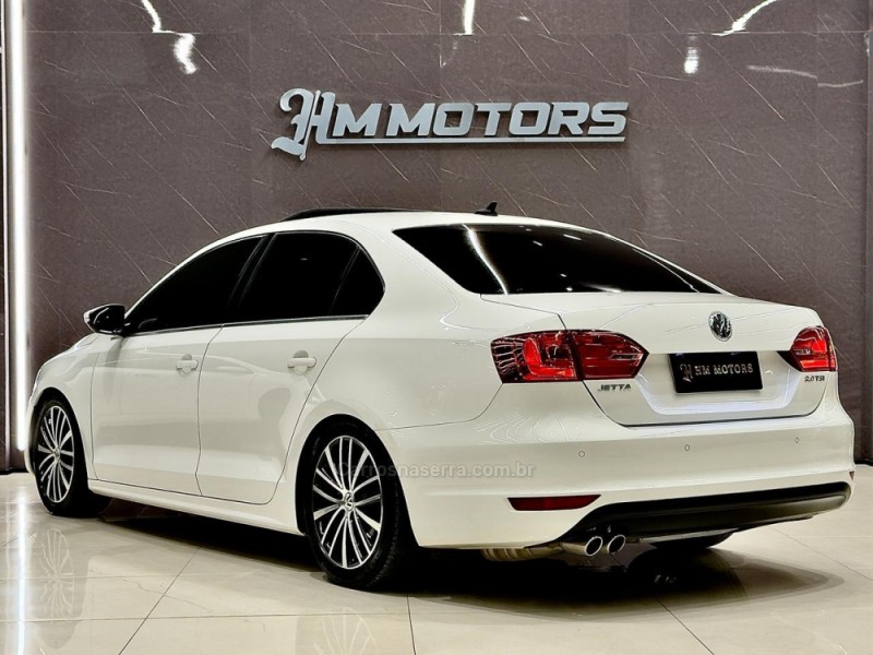 JETTA 2.0 TSI HIGHLINE 211CV GASOLINA 4P DSG - 2013 - CAXIAS DO SUL