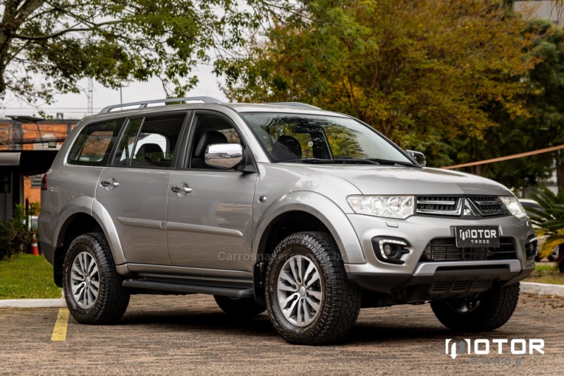 PAJERO DAKAR 3.2 HPE 4X4 7 LUGARES 16V TURBO INTERCOOLER DIESEL 4P AUTOMÁTICO - 2018 - PORTO ALEGRE
