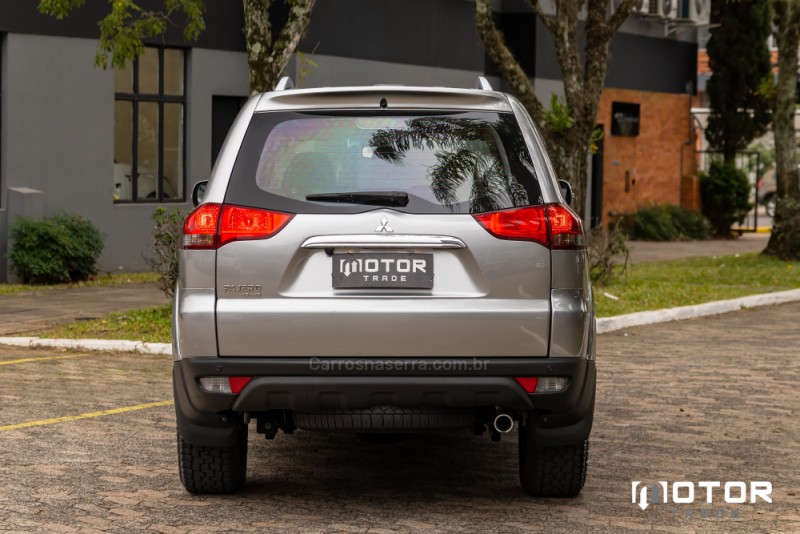 PAJERO DAKAR 3.2 HPE 4X4 7 LUGARES 16V TURBO INTERCOOLER DIESEL 4P AUTOMÁTICO - 2018 - PORTO ALEGRE