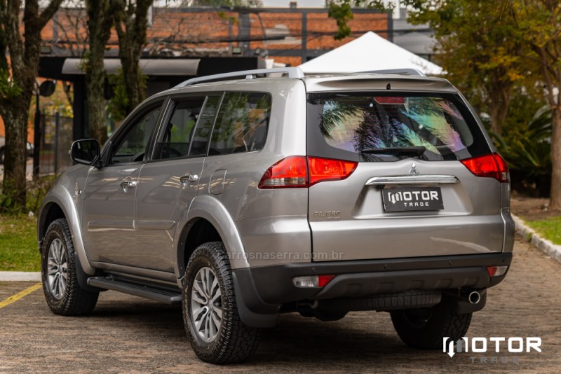 PAJERO DAKAR 3.2 HPE 4X4 7 LUGARES 16V TURBO INTERCOOLER DIESEL 4P AUTOMÁTICO - 2018 - PORTO ALEGRE