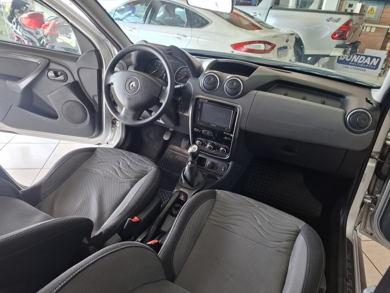 DUSTER 2.0 TECH ROAD 4X2 16V FLEX 4P MANUAL - 2015 - FARROUPILHA