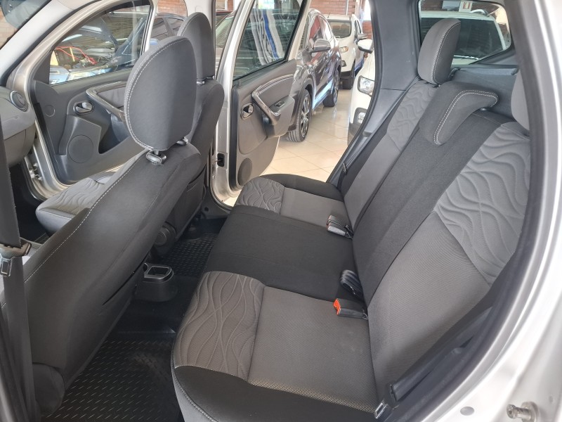 DUSTER 2.0 TECH ROAD 4X2 16V FLEX 4P MANUAL - 2015 - FARROUPILHA