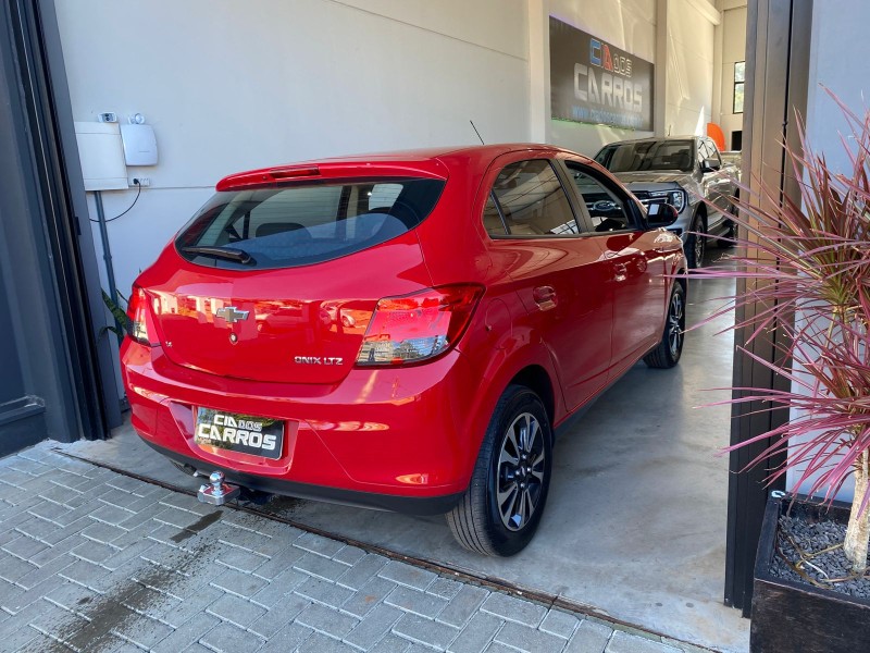 ONIX 1.4 MPFI LTZ 8V FLEX 4P MANUAL - 2013 - LAJEADO