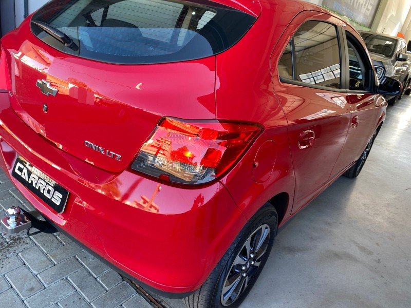 ONIX 1.4 MPFI LTZ 8V FLEX 4P MANUAL - 2013 - LAJEADO