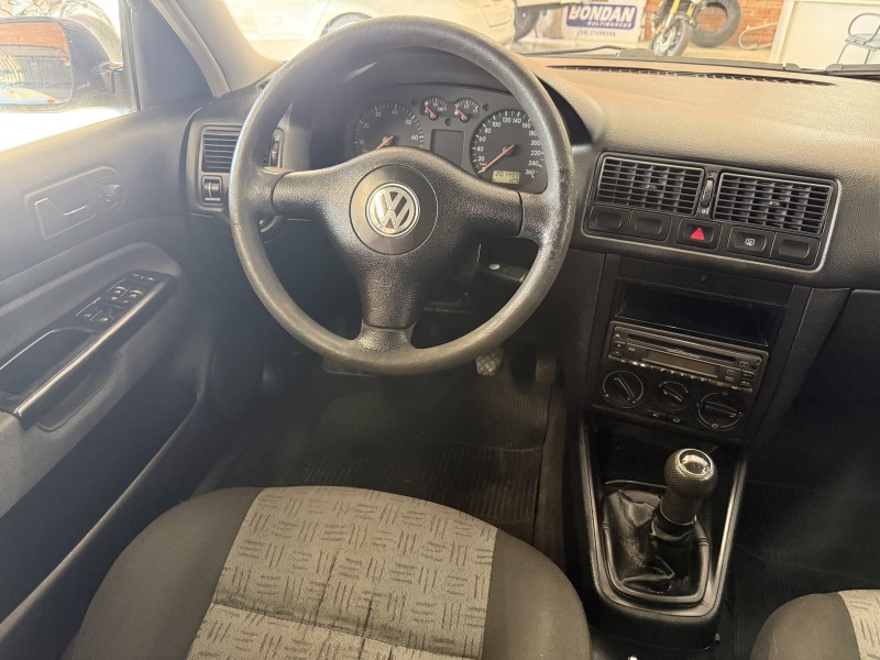 GOLF 1.6 MI PLUS 8V GASOLINA 4P MANUAL - 2004 - FARROUPILHA