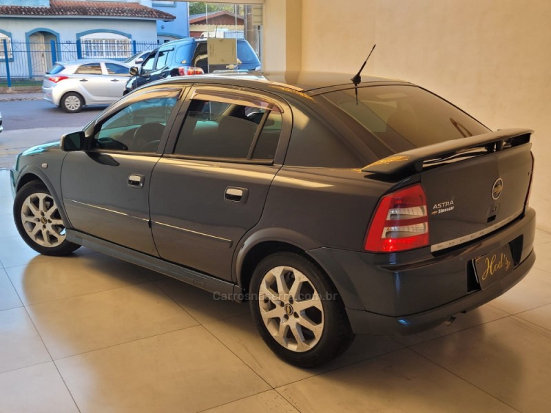 ASTRA 2.0 MPFI ADVANTAGE 8V FLEX 4P MANUAL - 2010 - CANELA