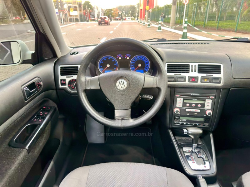 BORA 2.0 MI 8V GASOLINA 4P AUTOMÁTICO - 2008 - ESTâNCIA VELHA