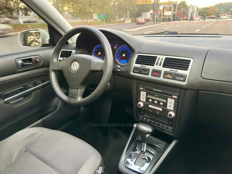 BORA 2.0 MI 8V GASOLINA 4P AUTOMÁTICO - 2008 - ESTâNCIA VELHA