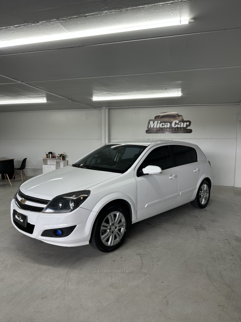 VECTRA 2.0 MPFI GT HATCH 8V FLEX 4P MANUAL