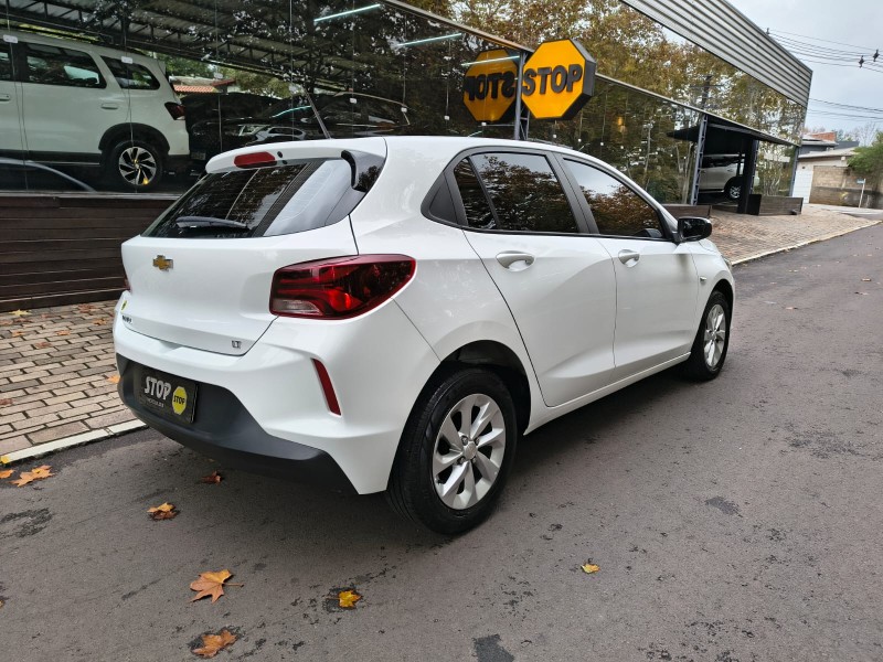 ONIX 1.0 LT 12V FLEX 4P MANUAL - 2023 - DOIS IRMãOS