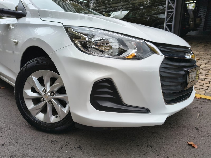 ONIX 1.0 LT 12V FLEX 4P MANUAL - 2023 - DOIS IRMãOS