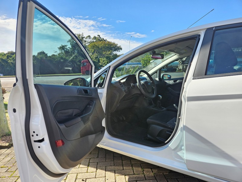 FIESTA 1.5 S HATCH 16V FLEX 4P MANUAL - 2016 - BOM PRINCíPIO