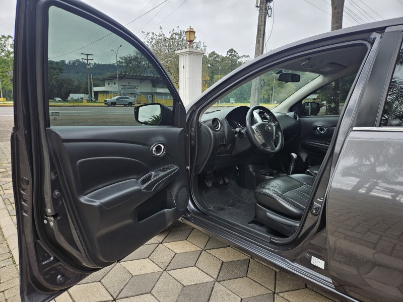 VERSA 1.6 16V FLEX UNIQUE 4P MANUAL - 2016 - BOM PRINCíPIO