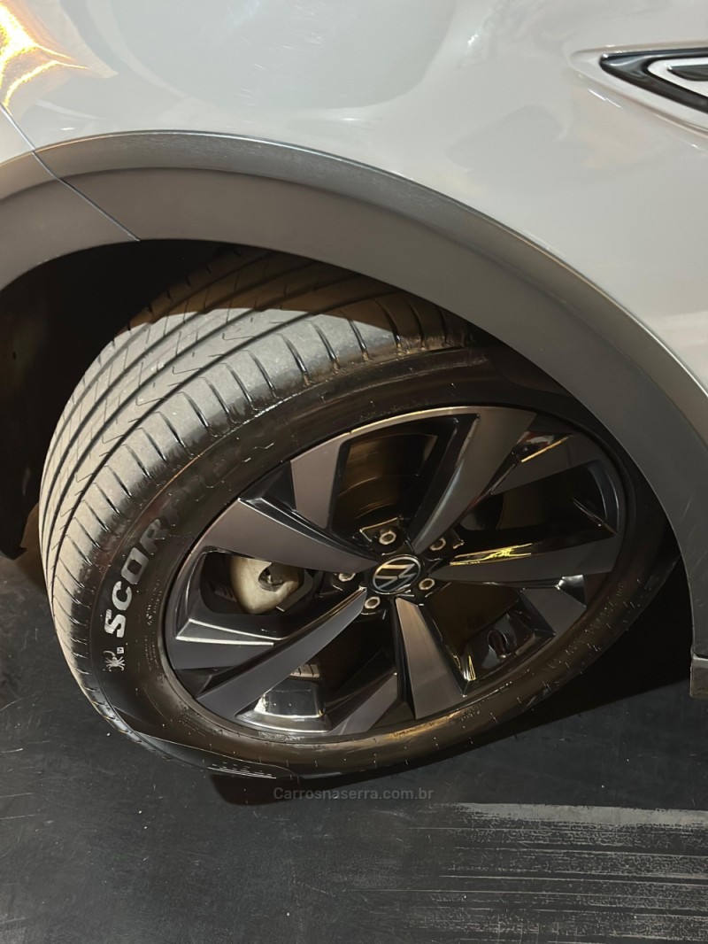 NIVUS 1.0 200 TSI HIGHLINE LAUNCHING EDITION TOTAL FLEX 4P AUTOMÁTICO - 2023 - LAJEADO