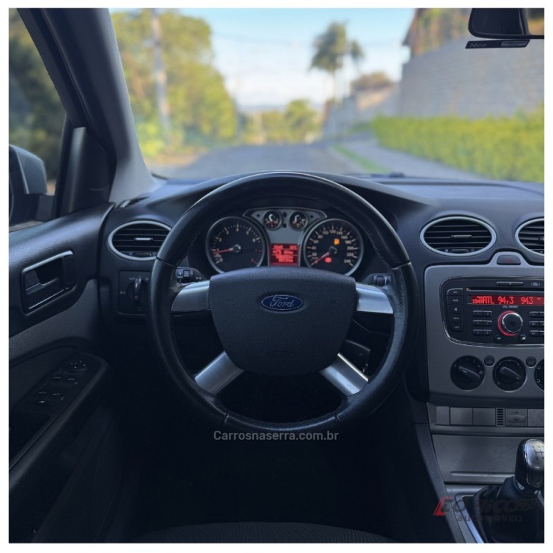 FOCUS 1.6 SE 16V FLEX 4P MANUAL - 2012 - CAMPO BOM