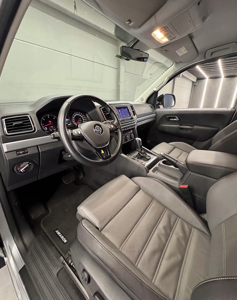 AMAROK 3.0 V6 TDI HIGHLINE CD DIESEL 4MOTION AUTOMÁTICO - 2024 - PASSO FUNDO