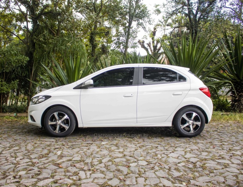 ONIX 1.4 MPFI LTZ 8V FLEX 4P MANUAL - 2017 - NOVO HAMBURGO