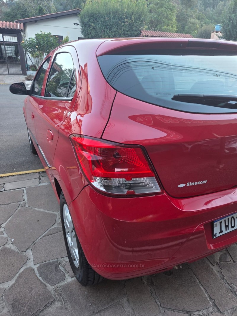 ONIX 1.0 MPFI LT 8V FLEX 4P MANUAL - 2015 - PICADA CAFé