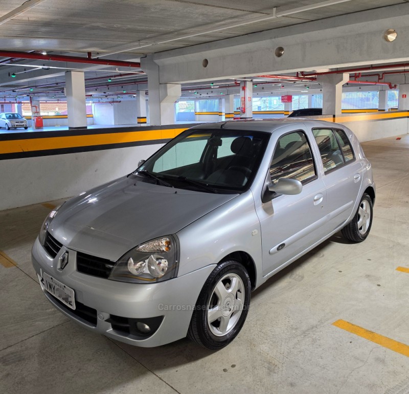 CLIO 1.6 PRIVILÉGE 16V FLEX 4P MANUAL - 2006 - CAXIAS DO SUL