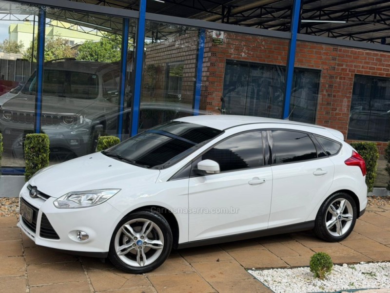 FOCUS 1.6 SE 16V FLEX 4P MANUAL - 2015 - LAGOA VERMELHA