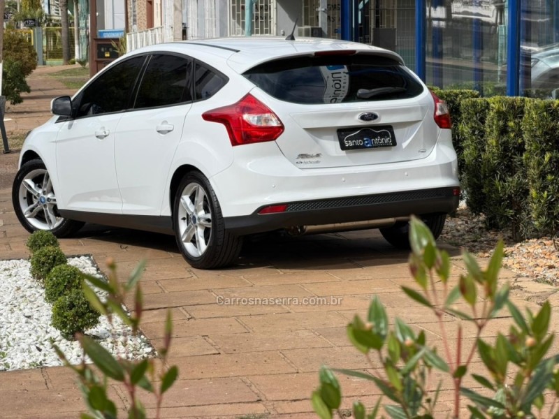 FOCUS 1.6 SE 16V FLEX 4P MANUAL - 2015 - LAGOA VERMELHA