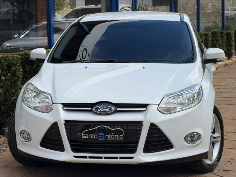 FOCUS 1.6 SE 16V FLEX 4P MANUAL - 2015 - LAGOA VERMELHA