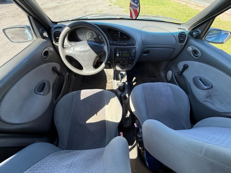 FIESTA 1.6 MPI GLX 8V GASOLINA 4P MANUAL - 2000 - FARROUPILHA