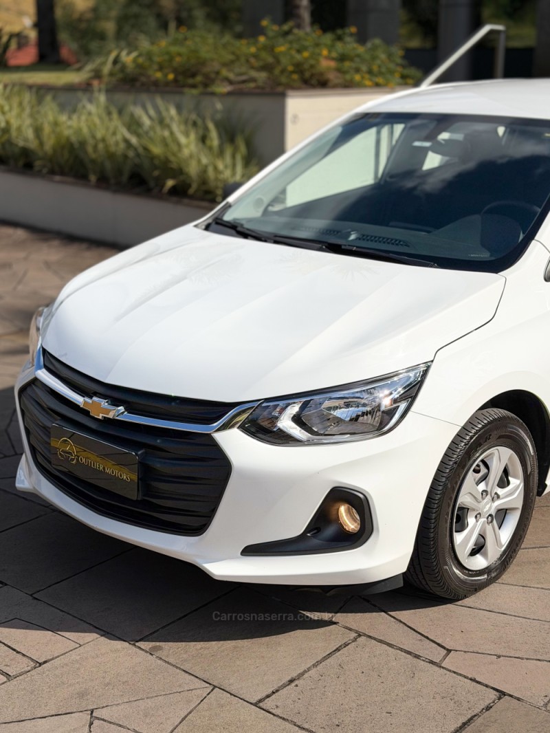 ONIX 1.0 12V FLEX 4P MANUAL - 2025 - NOVO HAMBURGO