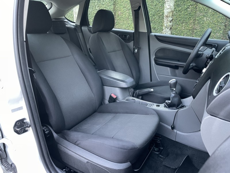 FOCUS 1.6 GL 16V FLEX 4P MANUAL - 2011 - CAXIAS DO SUL