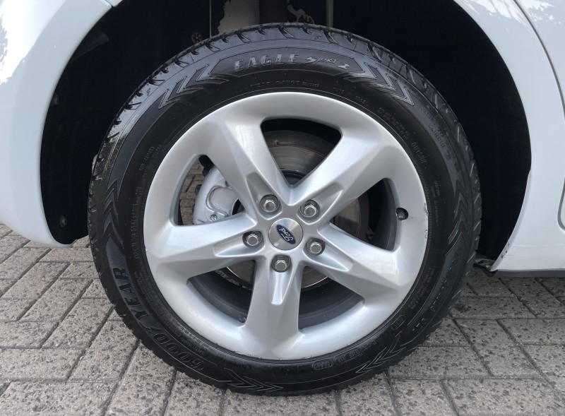 FOCUS 1.6 GL 16V FLEX 4P MANUAL - 2011 - CAXIAS DO SUL