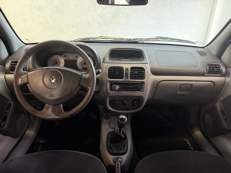 CLIO 1.0 PRIVILÉGE SEDAN 16V FLEX 4P MANUAL - 2006 - CAXIAS DO SUL