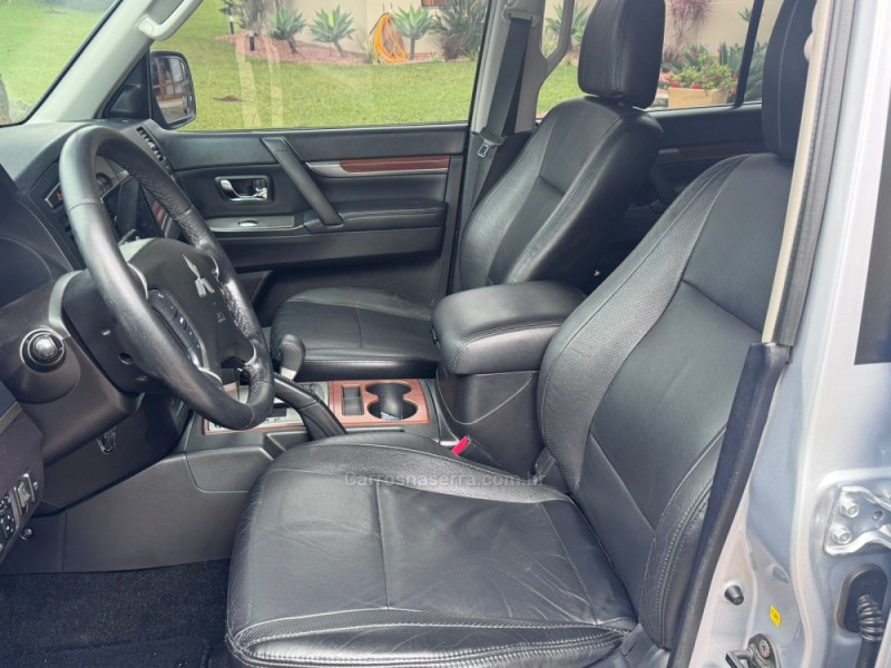 PAJERO FULL 3.2 HPE 4X4 16V DIESEL 4P AUTOMÁTICO - 2009 - NOVA PETRóPOLIS