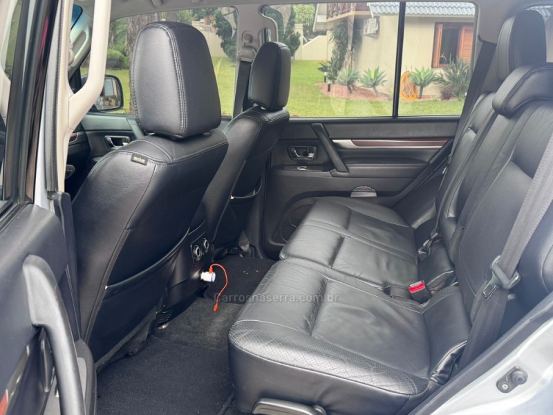 PAJERO FULL 3.2 HPE 4X4 16V DIESEL 4P AUTOMÁTICO - 2009 - NOVA PETRóPOLIS